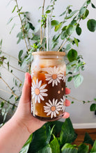 Load image into Gallery viewer, Mama Daisy Glass Can || 16oz Glass Can
